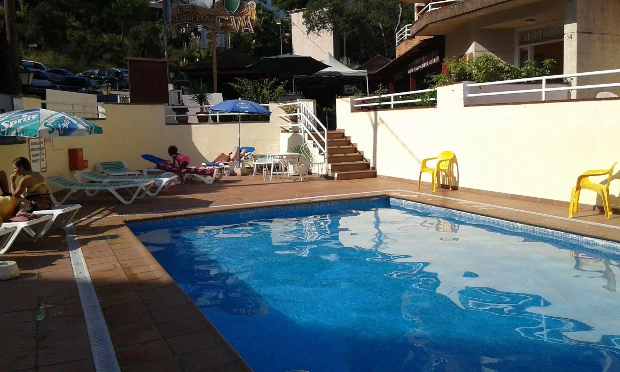 Apartamentos Eva Costa Brava Экстерьер фото
