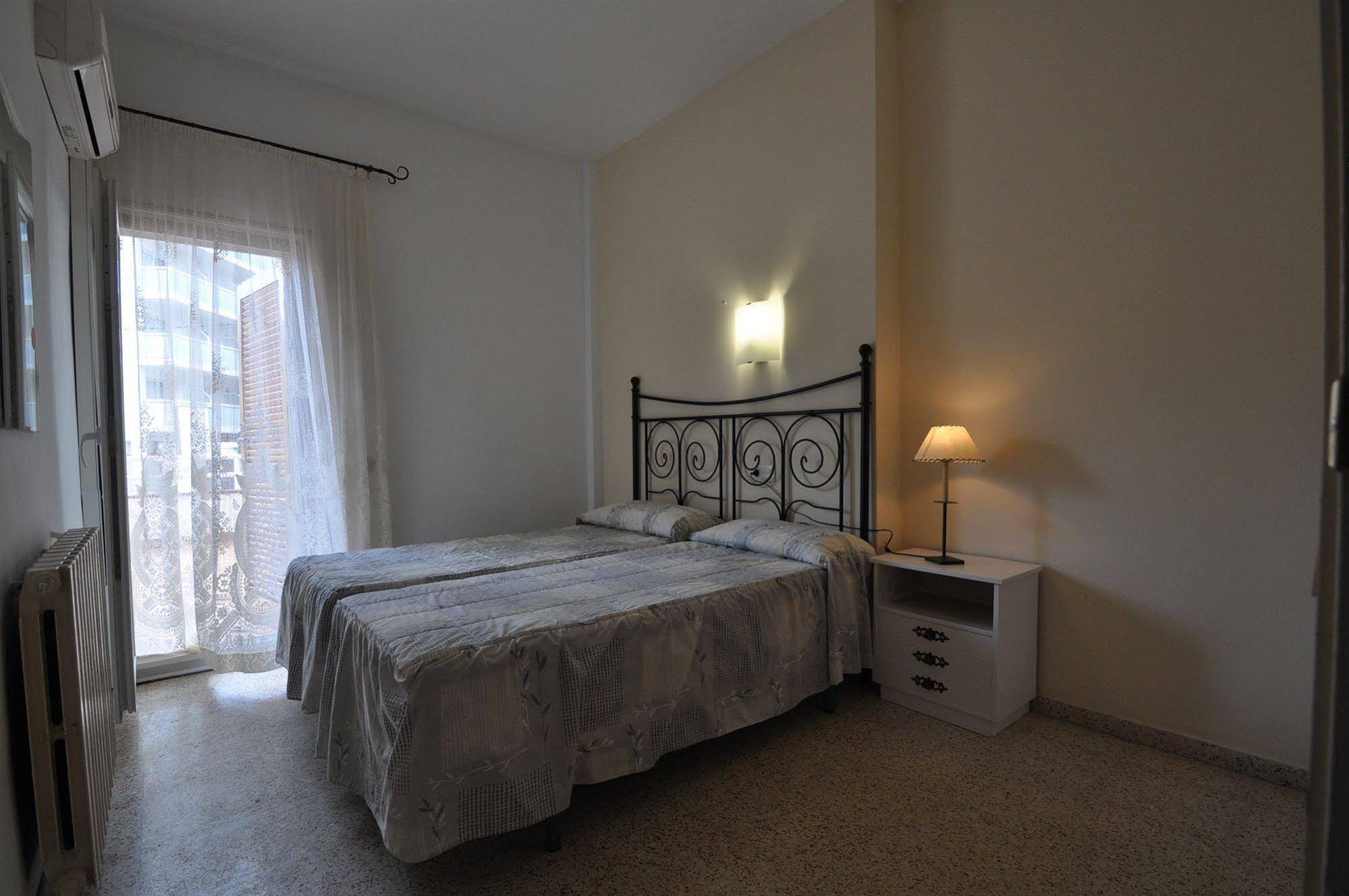 Apartamentos Eva Costa Brava Экстерьер фото